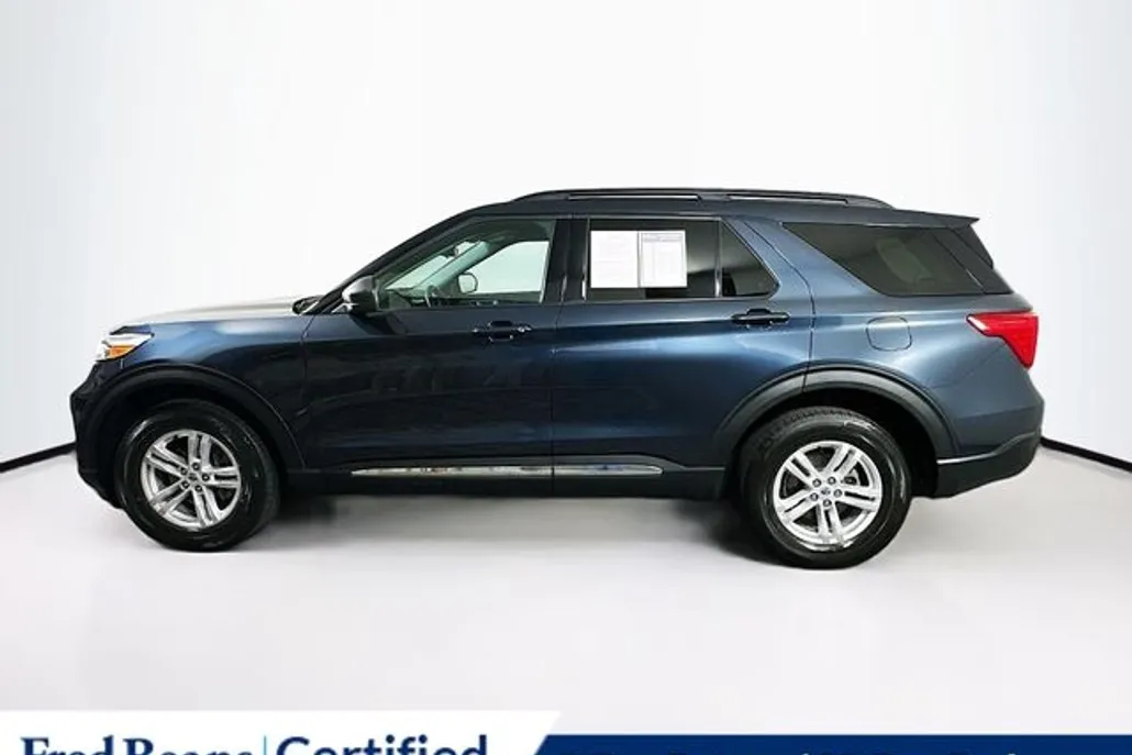 2023 Ford Explorer XLT photo 1