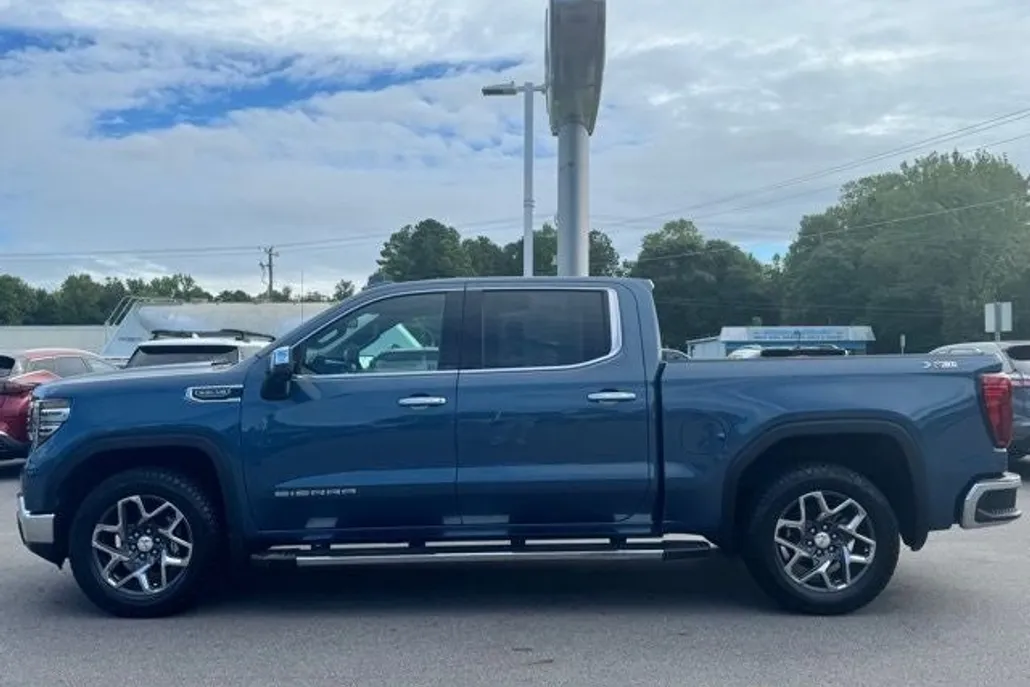 2024 Gmc Sierra 1500 SLT photo 1