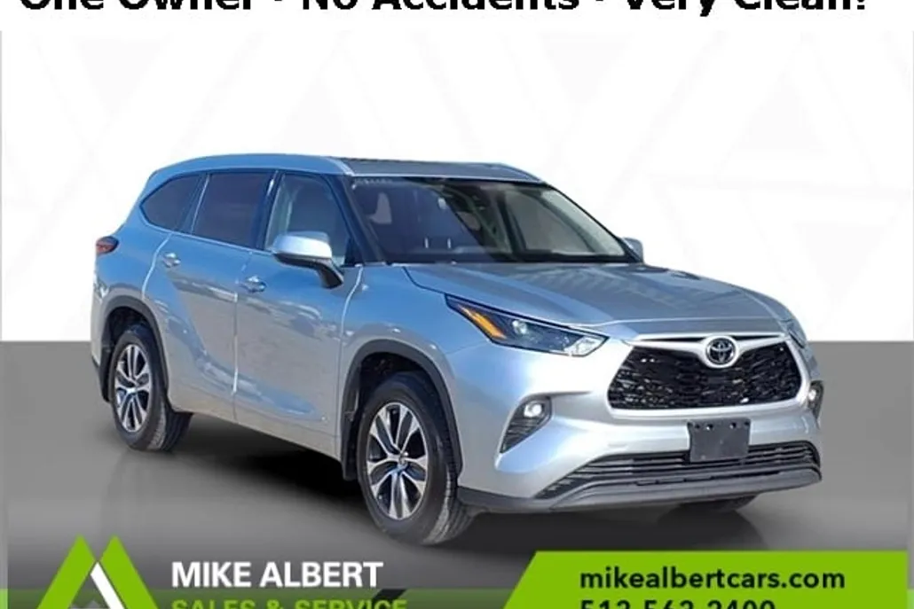 2022 Toyota Highlander XLE photo 1