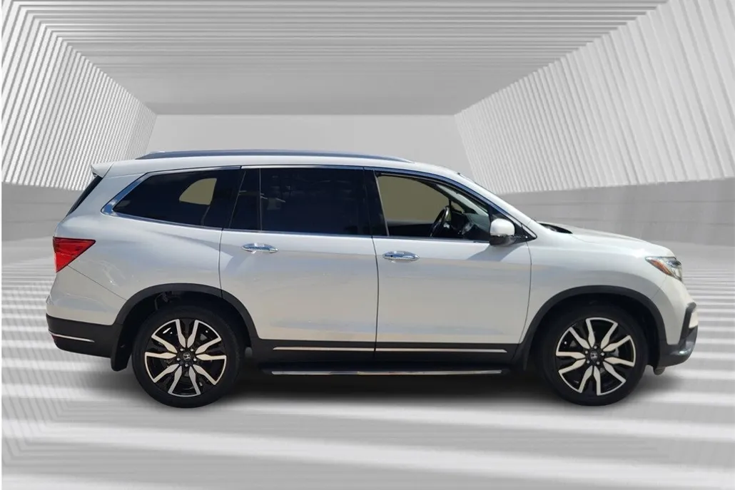 2022 Honda Pilot Touring photo 1