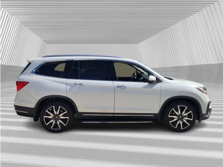 2022 Honda Pilot Touring photo 1