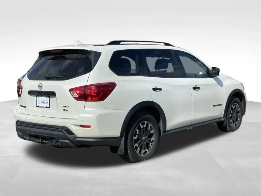 2020 Nissan Pathfinder SL photo 1