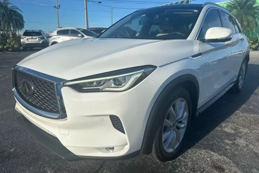 2019 Infiniti QX50 Essential photo 1