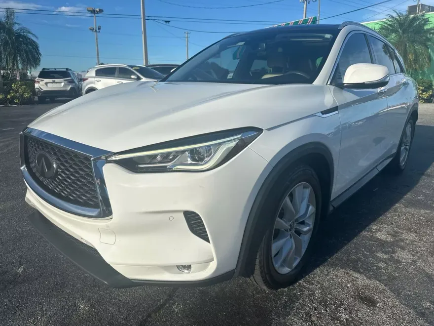 2019 Infiniti QX50 Essential photo 1