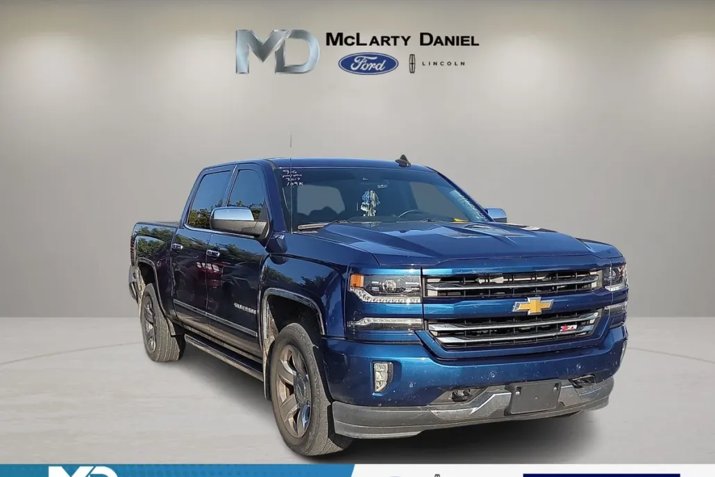 2017 Chevrolet Silverado 1500 LTZ photo 1