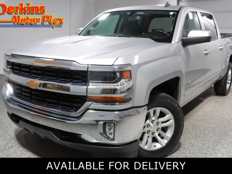 2018 Chevrolet Silverado LT photo 1