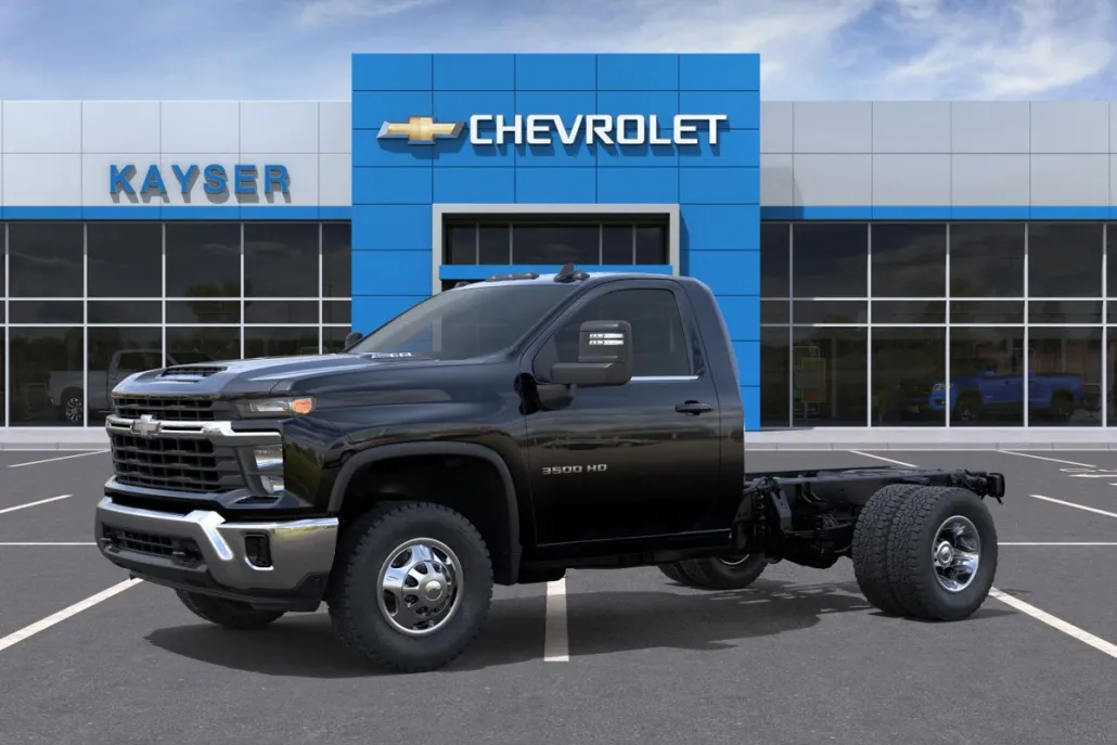 2025 Chevrolet Silverado 3500HD LT photo 1