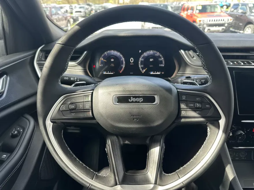 2025 Jeep Grand Cherokee Laredo X photo 1