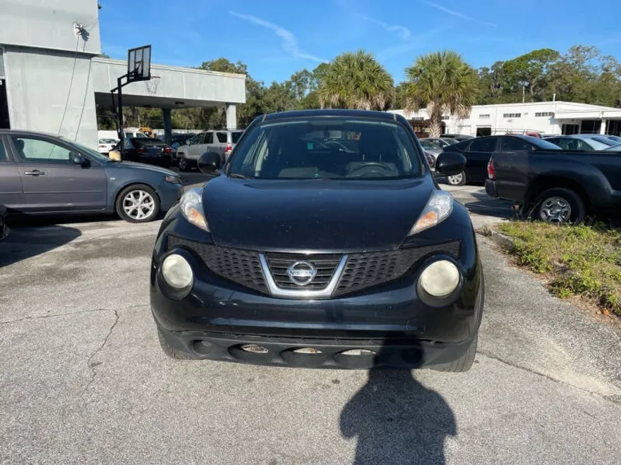2011 Nissan Juke SV photo 1