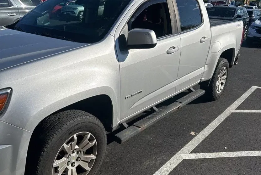 2017 Chevrolet Colorado LT photo 1