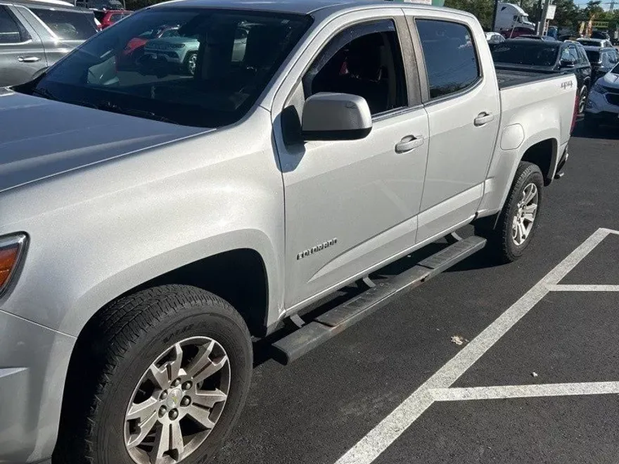 2017 Chevrolet Colorado LT photo 1