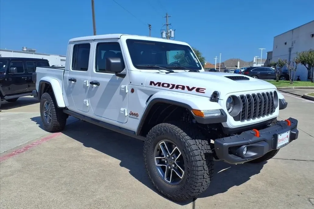 2025 Jeep Gladiator Mojave photo 1