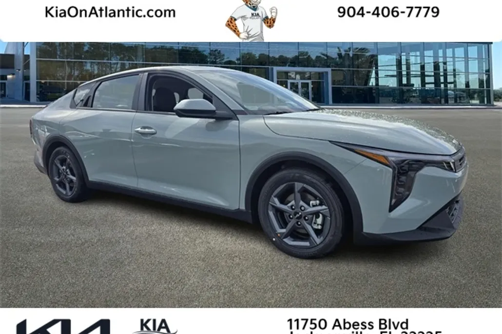 2025 Kia K4 LXS photo 1