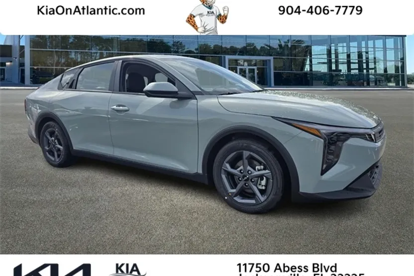 2025 Kia K4 LXS photo 1