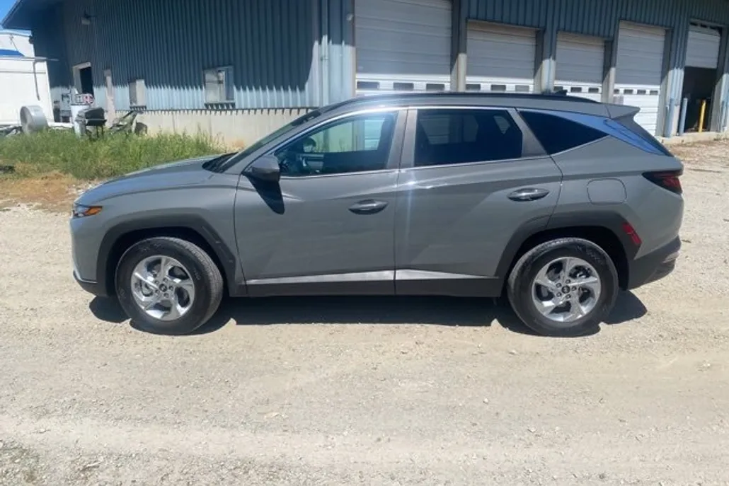 2024 Hyundai Tucson SEL photo 1