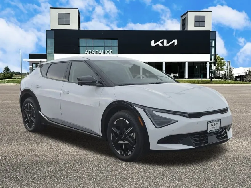 2025 Kia EV6 Wind photo 1