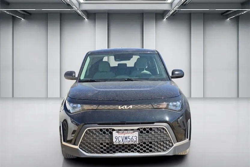 2023 Kia Soul LX photo 1