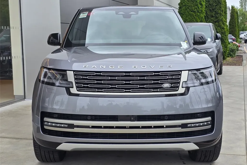 2025 Land Rover Range Rover SE photo 1