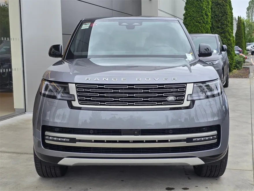 2025 Land Rover Range Rover SE photo 1