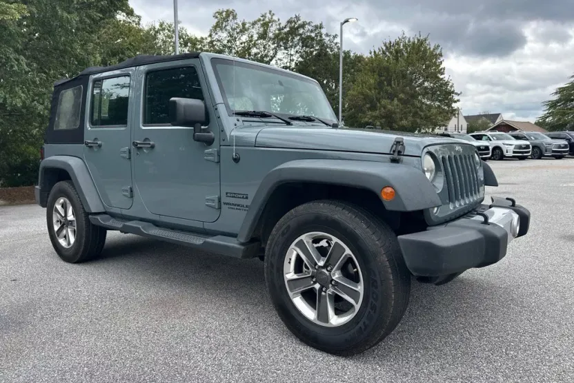 2014 Jeep Wrangler Unlimited Sport photo 1