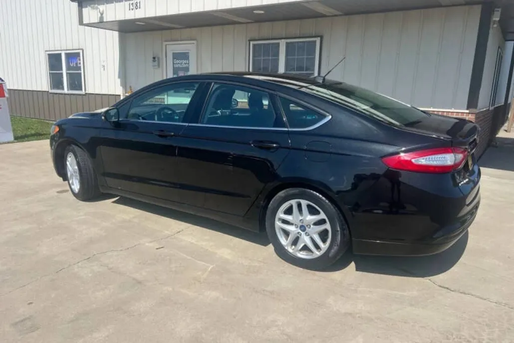 2014 Ford Fusion SE photo 1