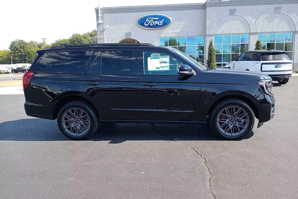 2025 Ford Expedition Platinum photo 1