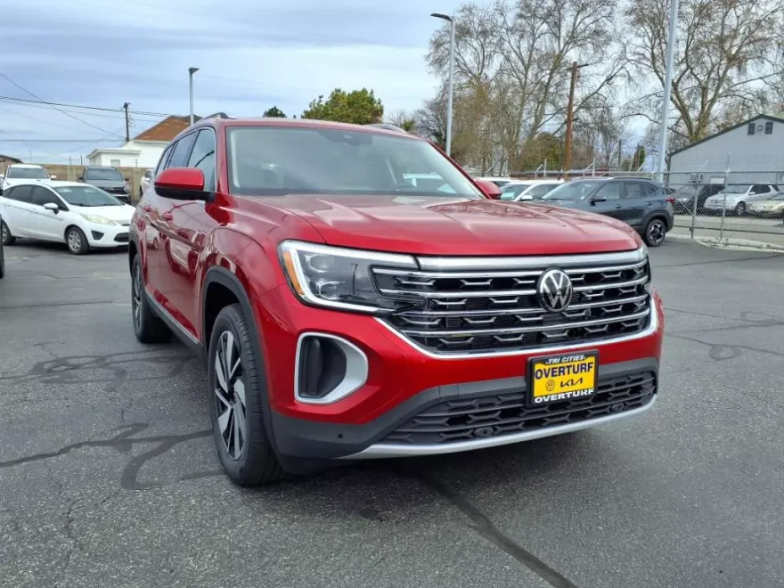 2025 Volkswagen Atlas SEL photo 1