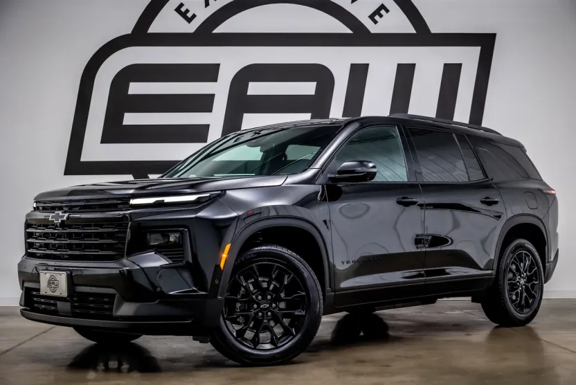 2025 Chevrolet Traverse photo 1