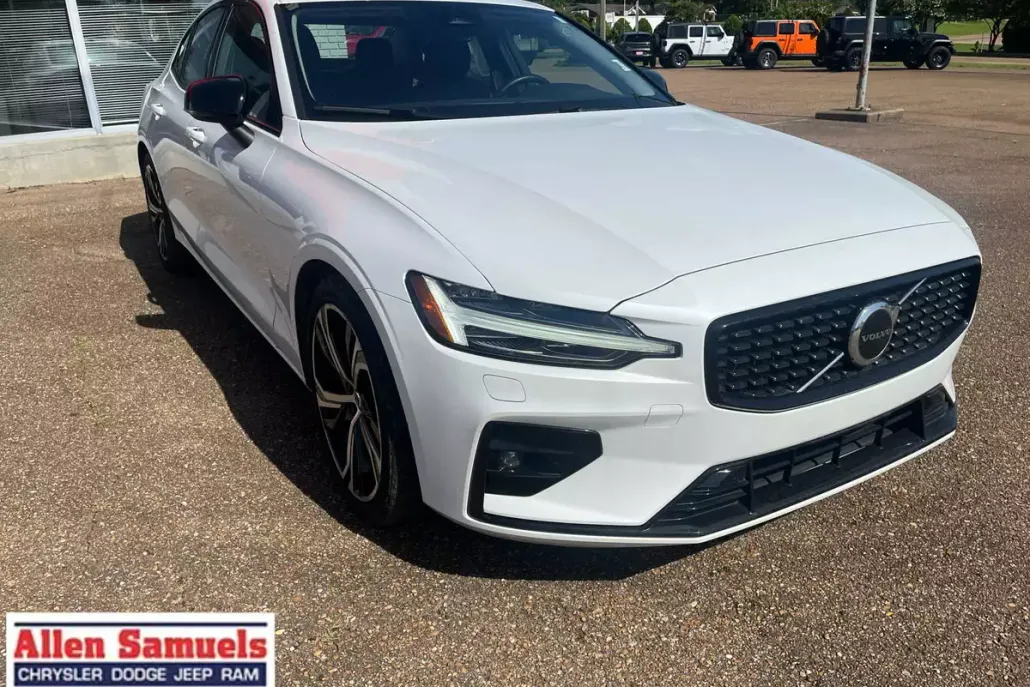 2024 Volvo S60 Core photo 1
