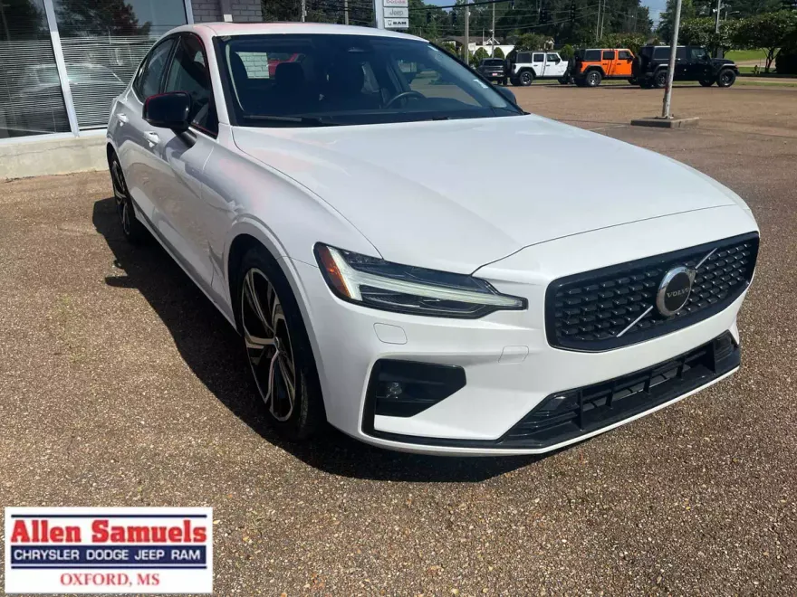 2024 Volvo S60 Core photo 1