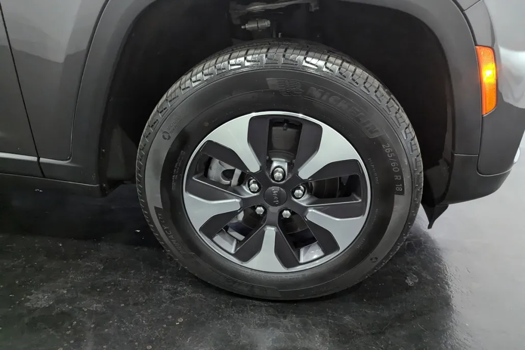 2023 Jeep Cherokee 4xe photo 1