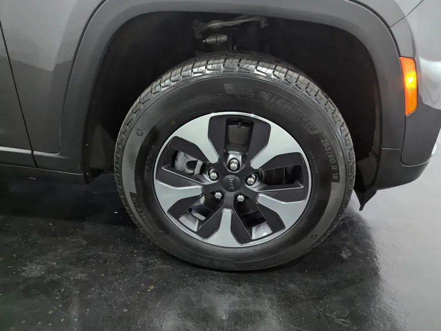 2023 Jeep Cherokee 4xe photo 1