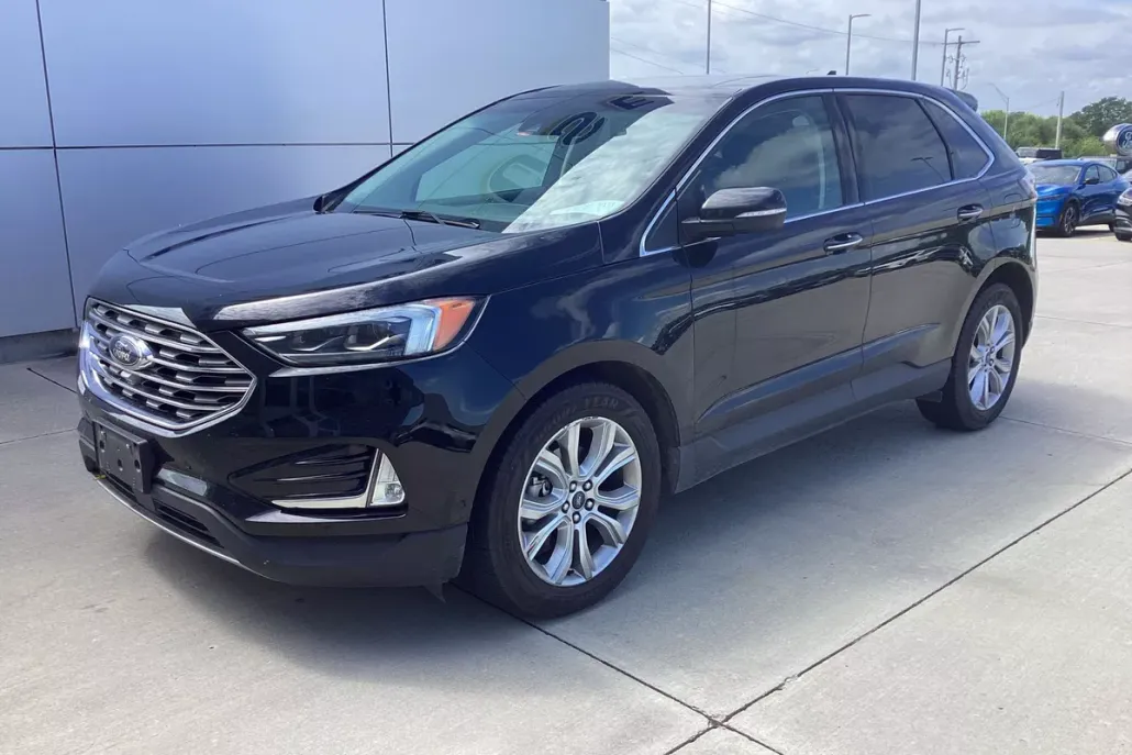 2019 Ford Edge Titanium photo 1