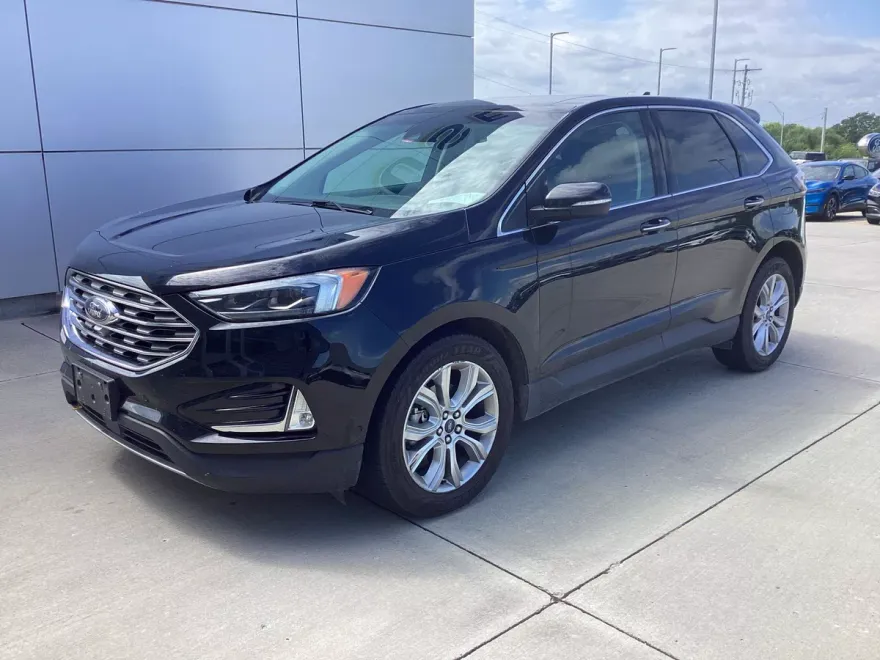 2019 Ford Edge Titanium photo 1