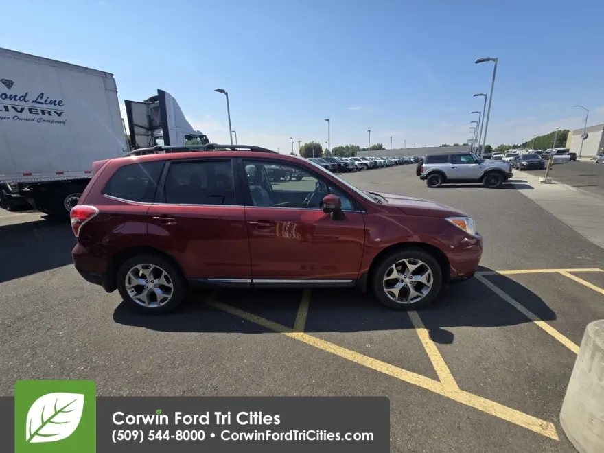 2015 Subaru Forester 2.5i Touring photo 1
