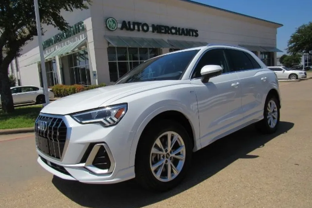 2023 Audi Q3 Premium Plus 45 TFSI S line photo 1