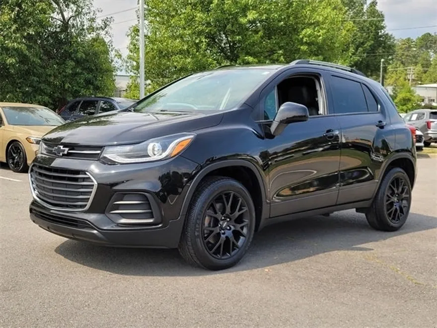 2022 Chevrolet Trax LT photo 1