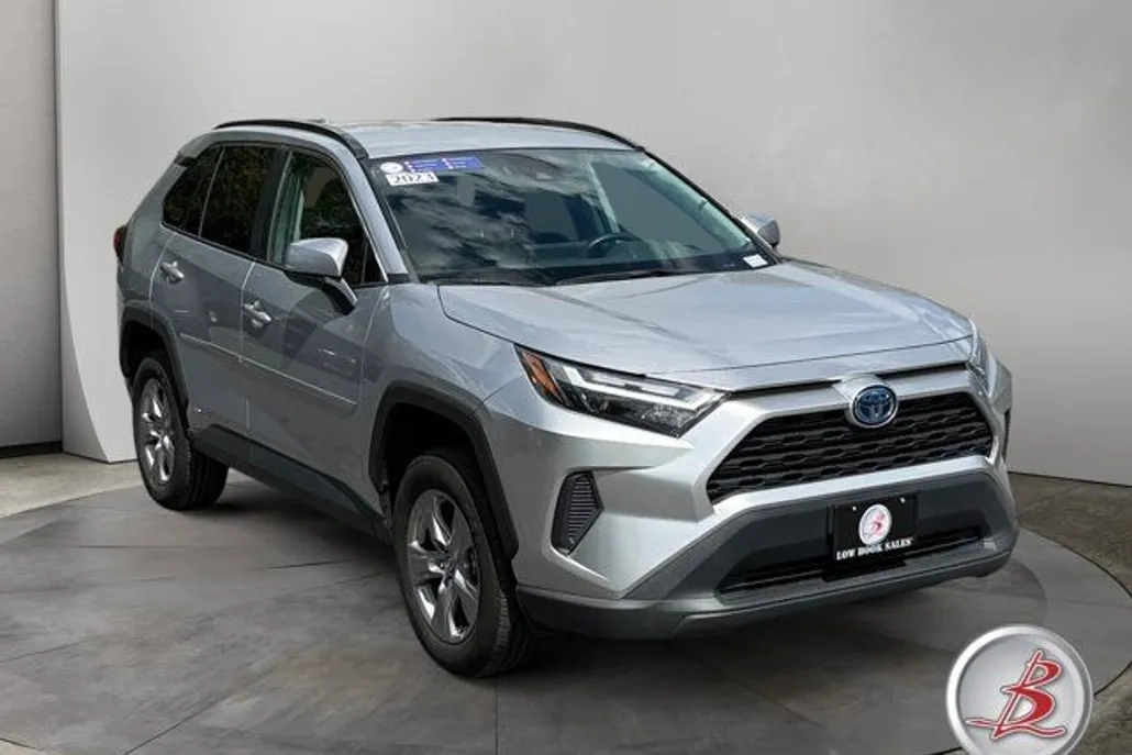 2023 Toyota RAV4 Hybrid LE photo 1
