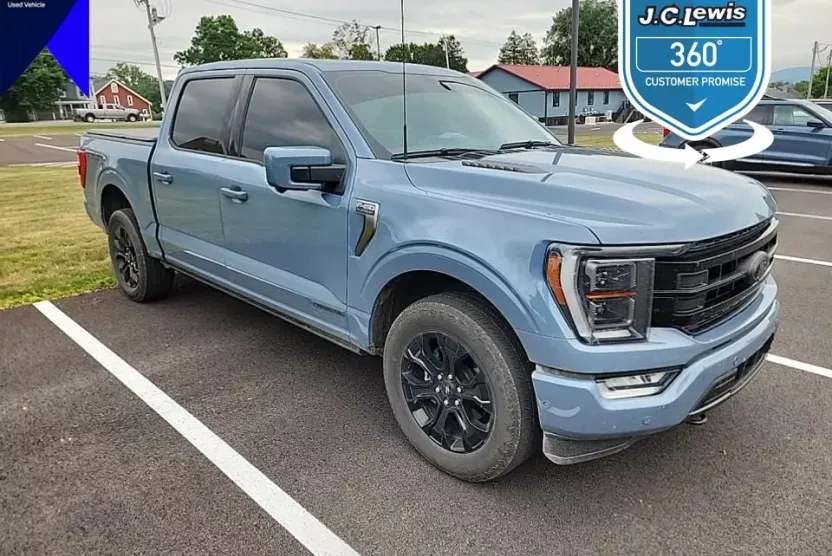 2023 Ford F-150 Platinum photo 1