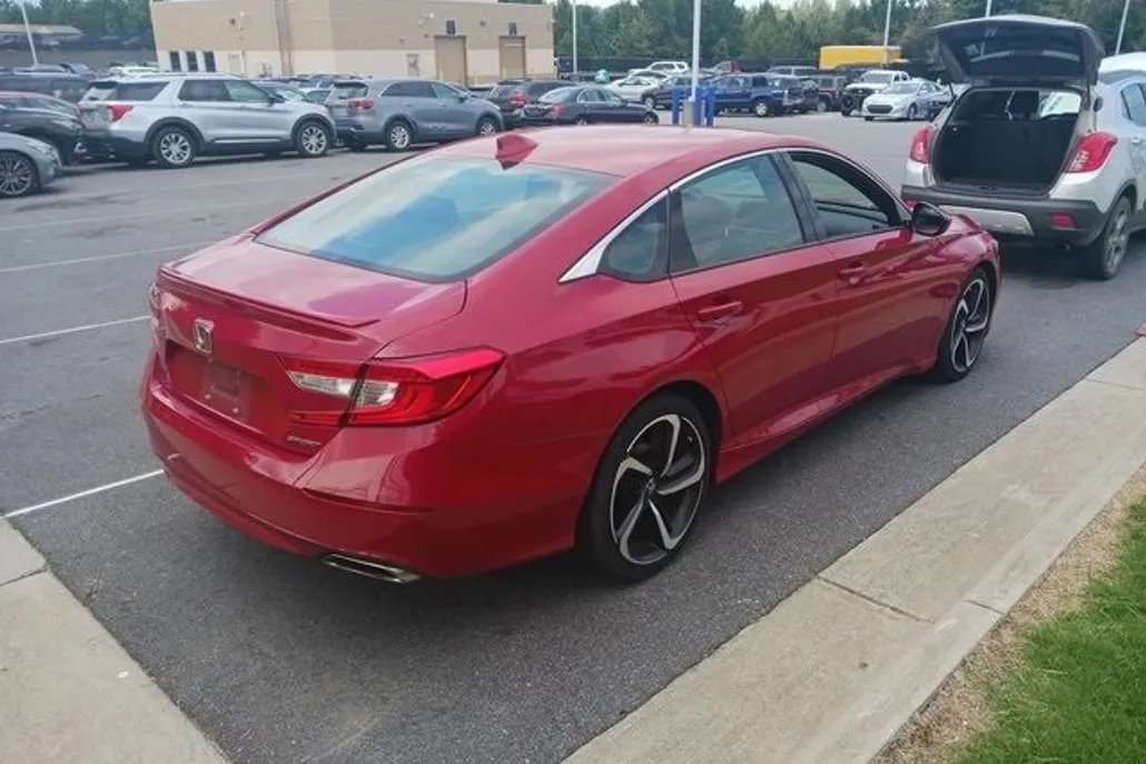 2018 Honda Accord Sport photo 1