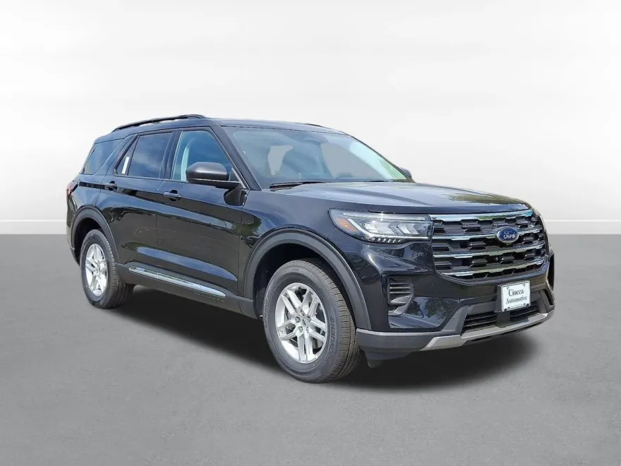 2025 Ford Explorer photo 1