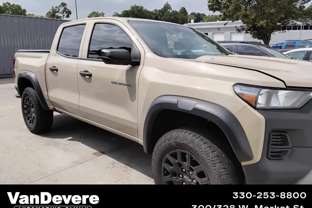 2024 Chevrolet Colorado Trail Boss photo 1