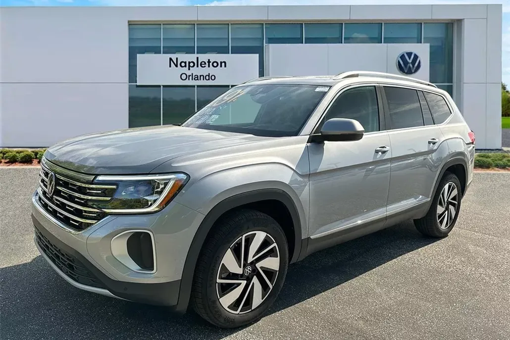 2024 Volkswagen Atlas SEL photo 1