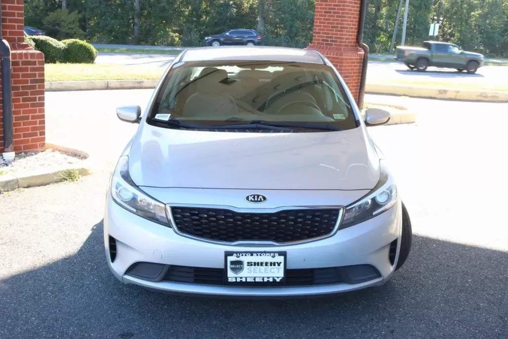 2017 Kia Forte LX Base photo 1