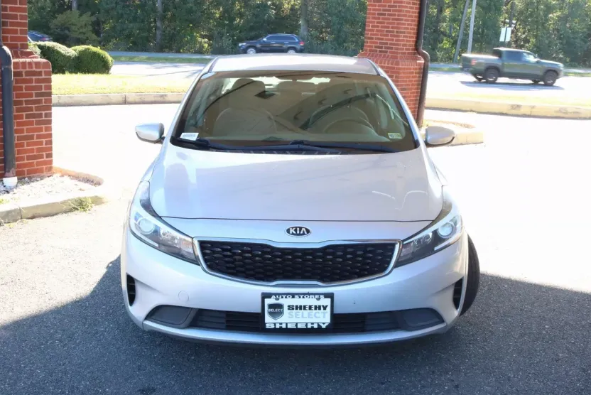 2017 Kia Forte LX Base photo 1