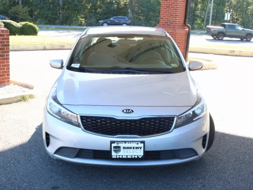 2017 Kia Forte LX Base photo 1