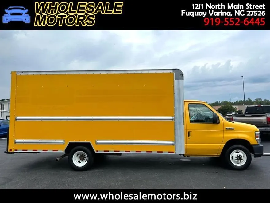 2019 Ford E-350 photo 1