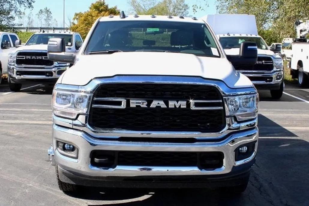 2024 Ram 3500 Tradesman photo 1