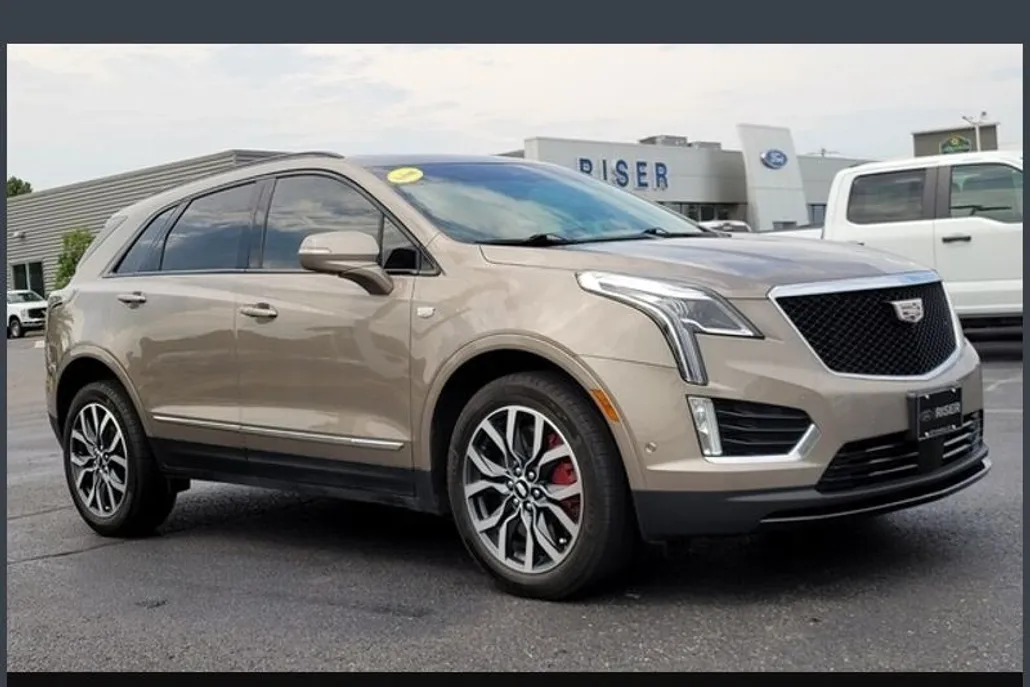 2023 Cadillac XT5 Sport photo 1