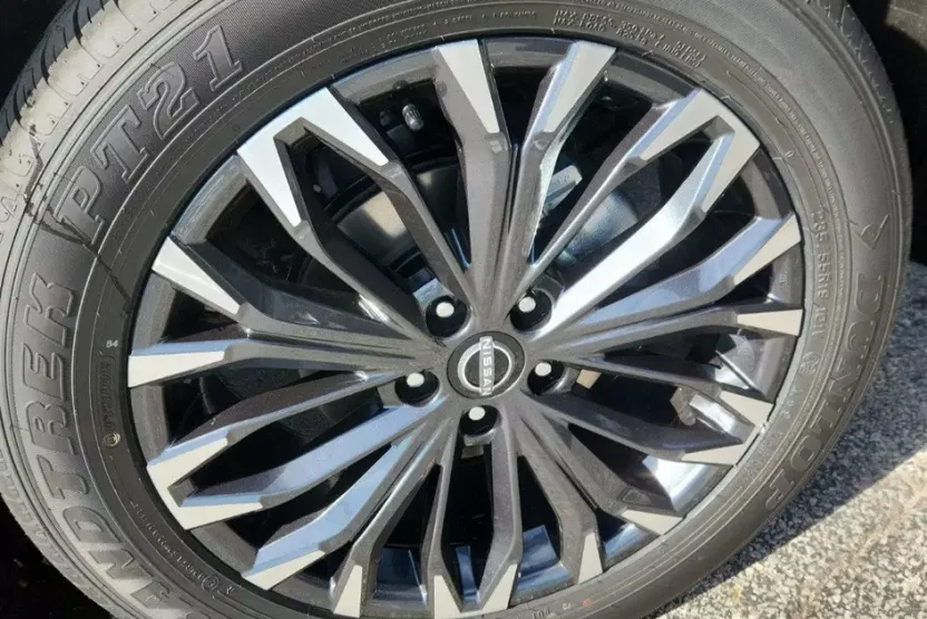 2026 Nissan Rogue Platinum photo 1